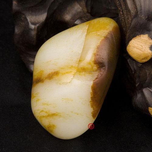 岫岩玉籽料怎么看真假,真假辨识全解析