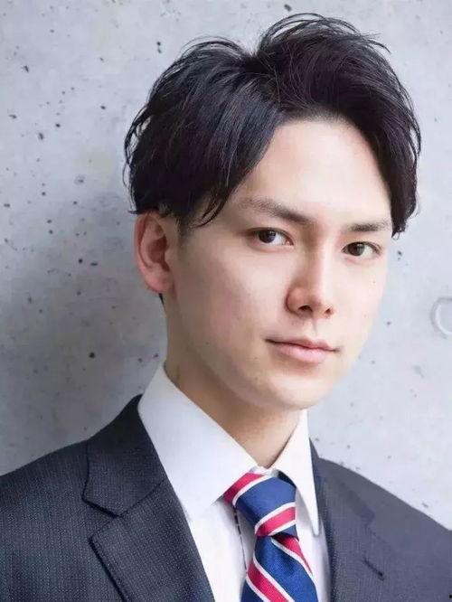 烫头的明星男,盘点那些烫头明星男生