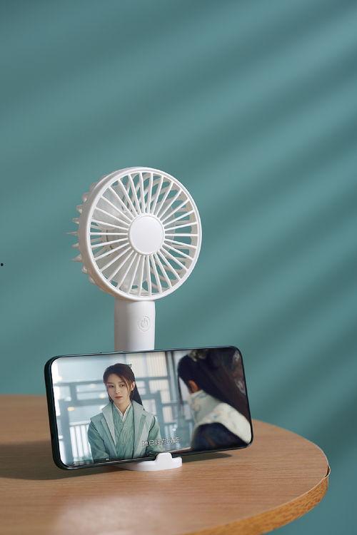 明星在用的挂脖风扇,清凉一夏新时尚