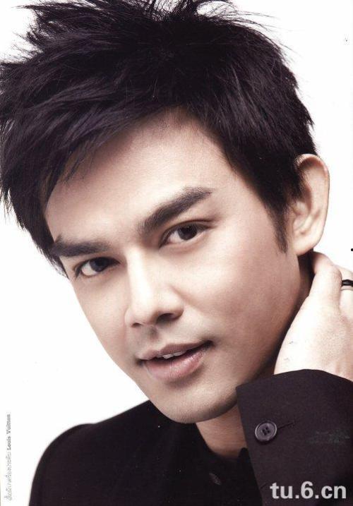 十大男明星排名,魅力四溢，谁是你心中的顶流巨星？