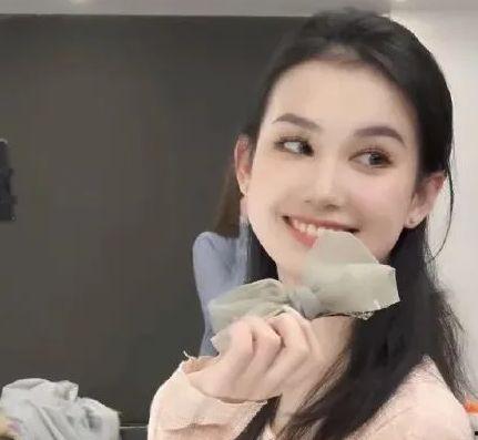 李奶妈在线吃瓜,揭秘娱乐圈幕后真相